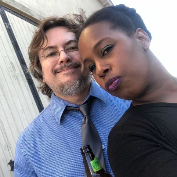 Meet your Posher, Mercedes - Picture 1 of 1